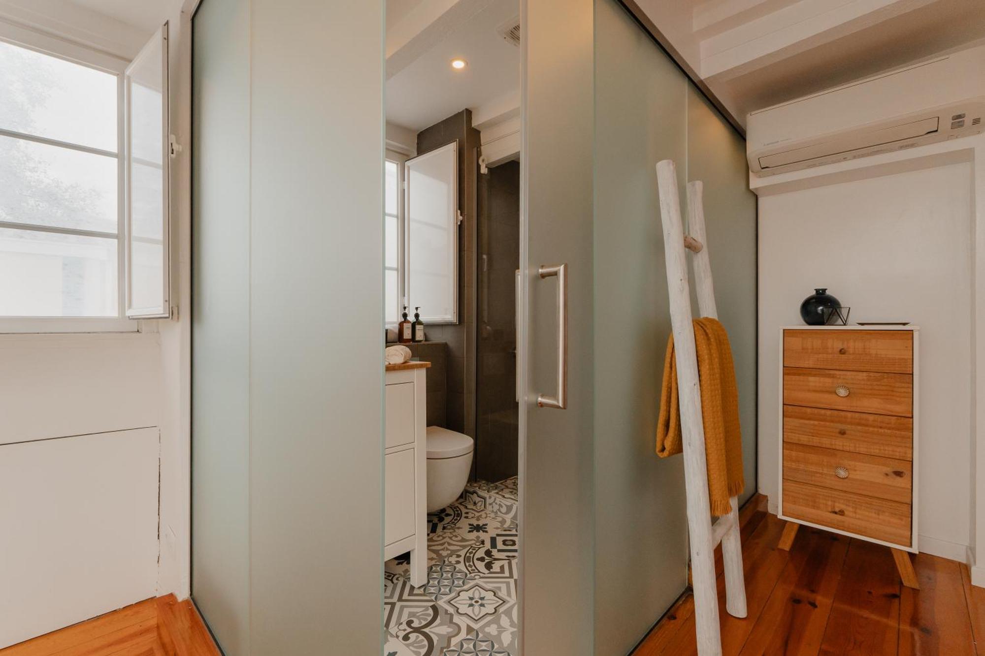 Apartmán Stylish Getaway In A Mezzanine Flat By The Castle Lisboa Exteriér fotografie