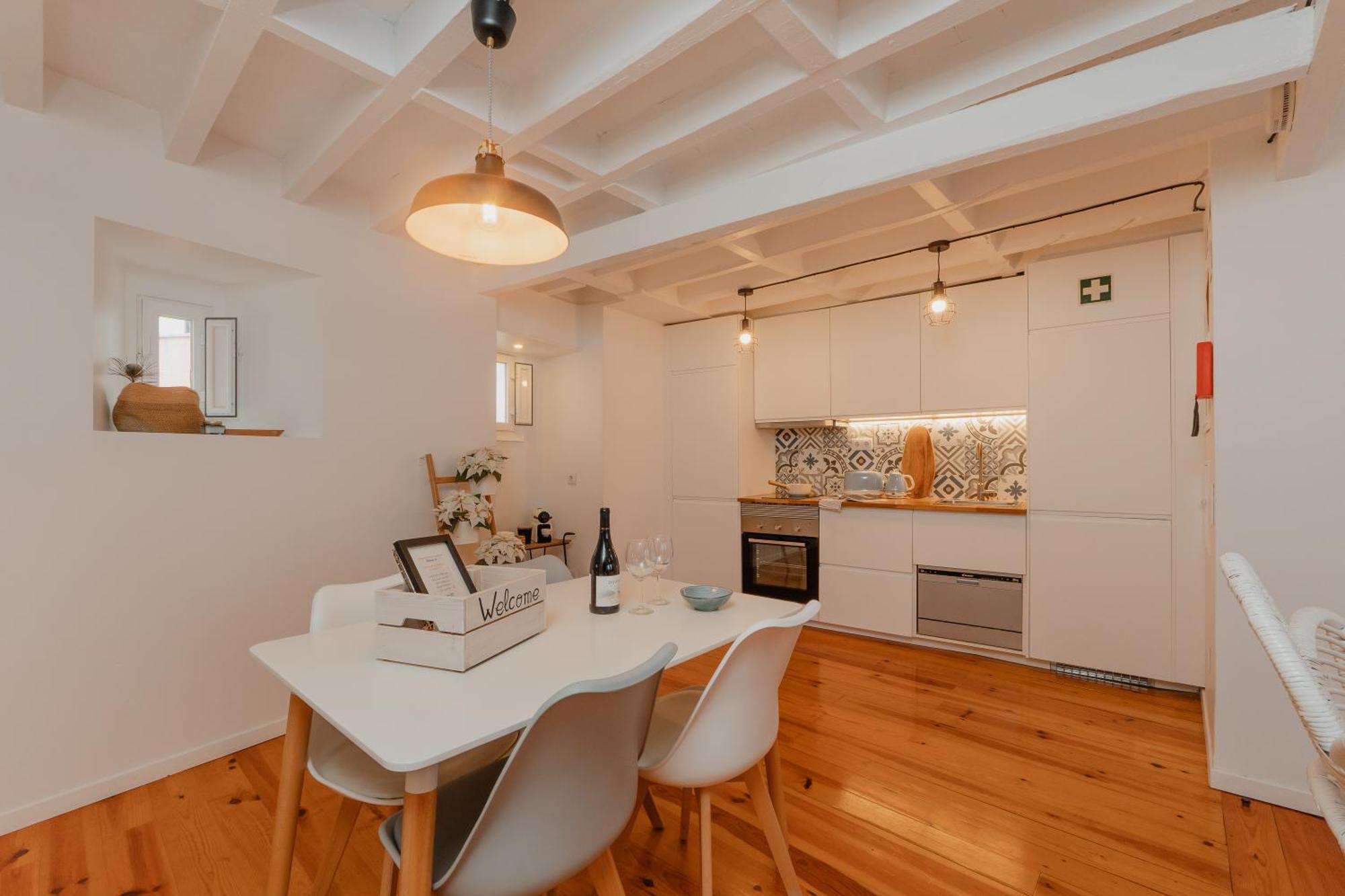 Apartmán Stylish Getaway In A Mezzanine Flat By The Castle Lisboa Exteriér fotografie